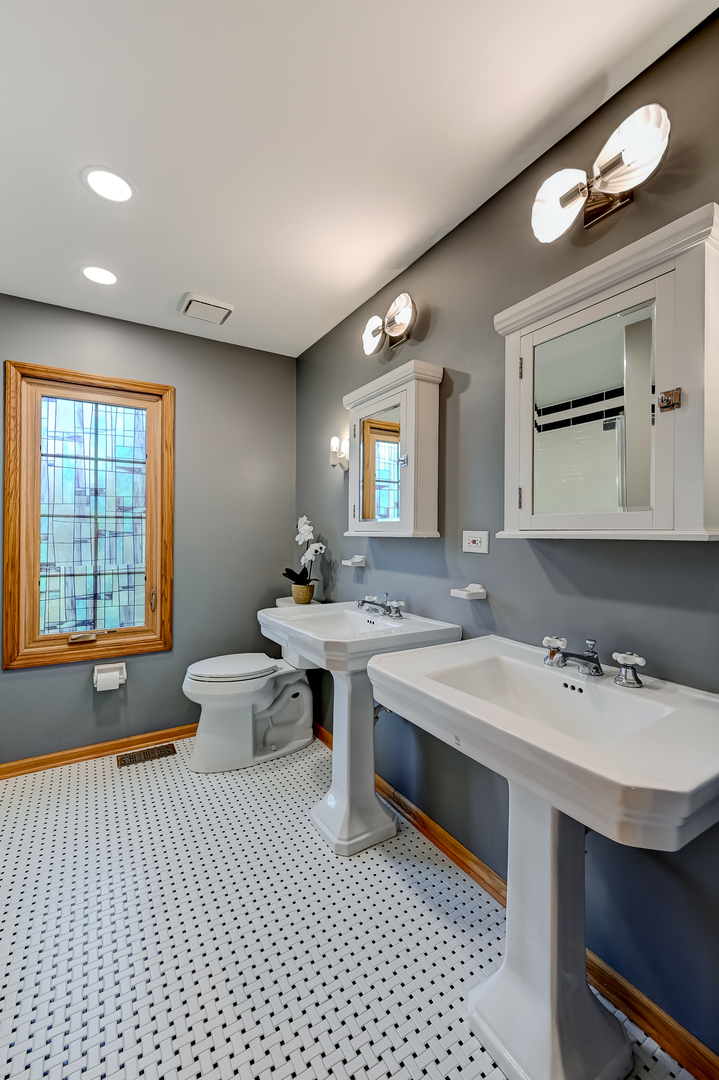 8701 Lake Ridge Drive Darien, IL 60561 - Photo 21 of 35
