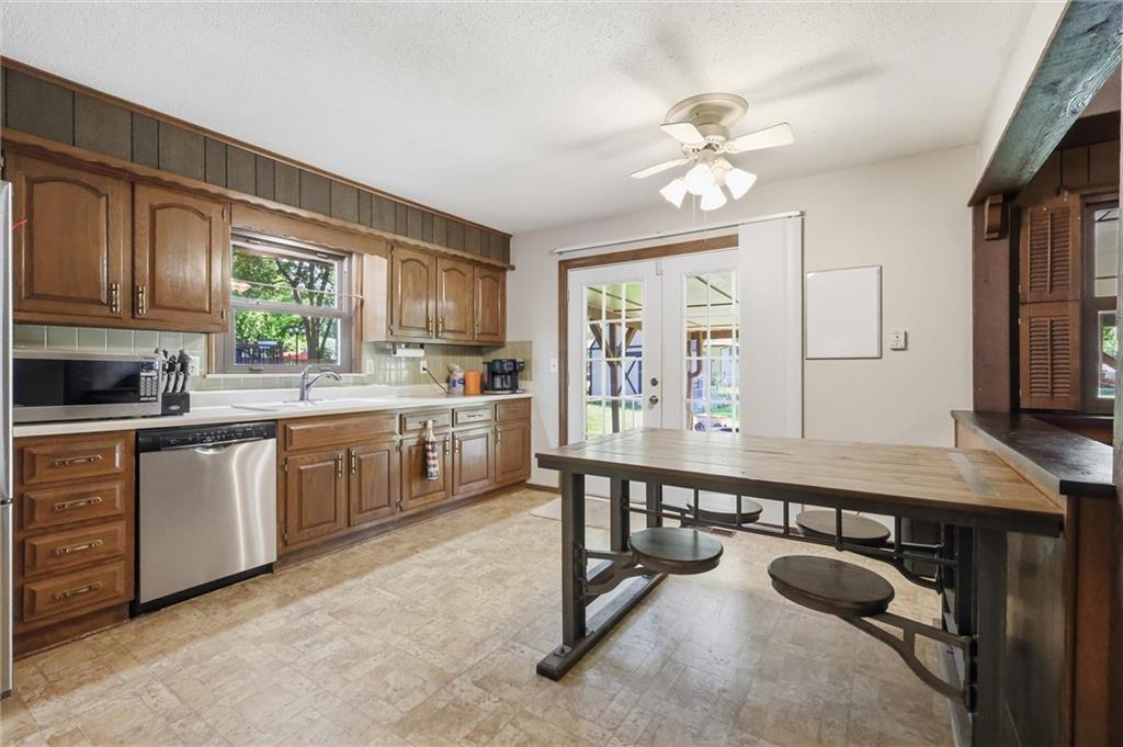 16512 Spring Valley Road Belton, MO 64012 - Photo 9 of 31