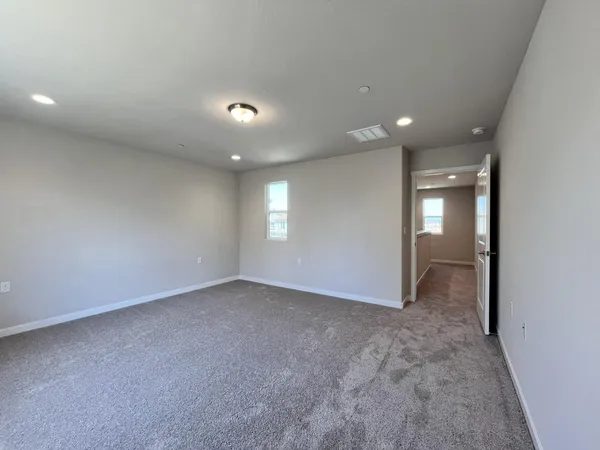 $2,500 | 2909 East Veleta Drive, Fresno, CA 93730