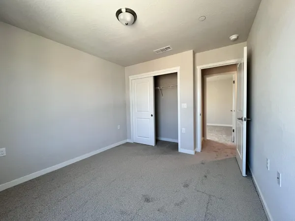$2,500 | 2909 East Veleta Drive, Fresno, CA 93730