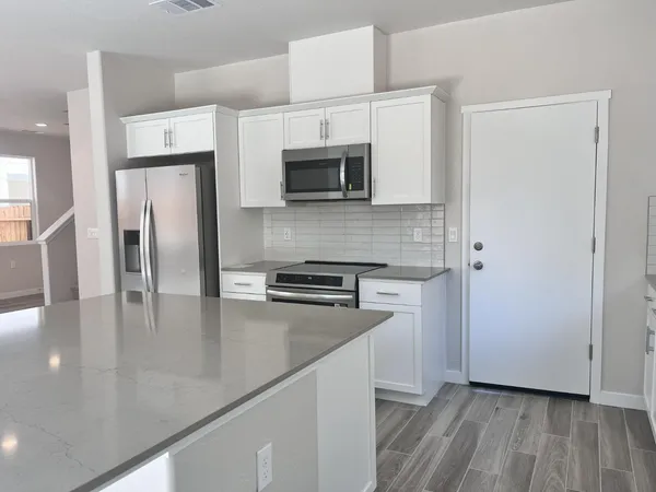 $2,500 | 2909 East Veleta Drive, Fresno, CA 93730