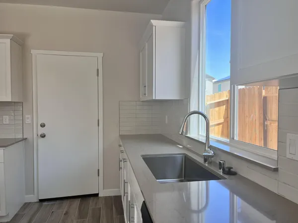 $2,500 | 2909 East Veleta Drive, Fresno, CA 93730