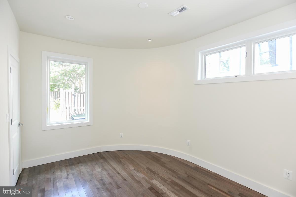 460 Ridge Street Northwest, Unit 4 Washington, DC 20001 - Photo 16 of 30 Master Bedroom # 1