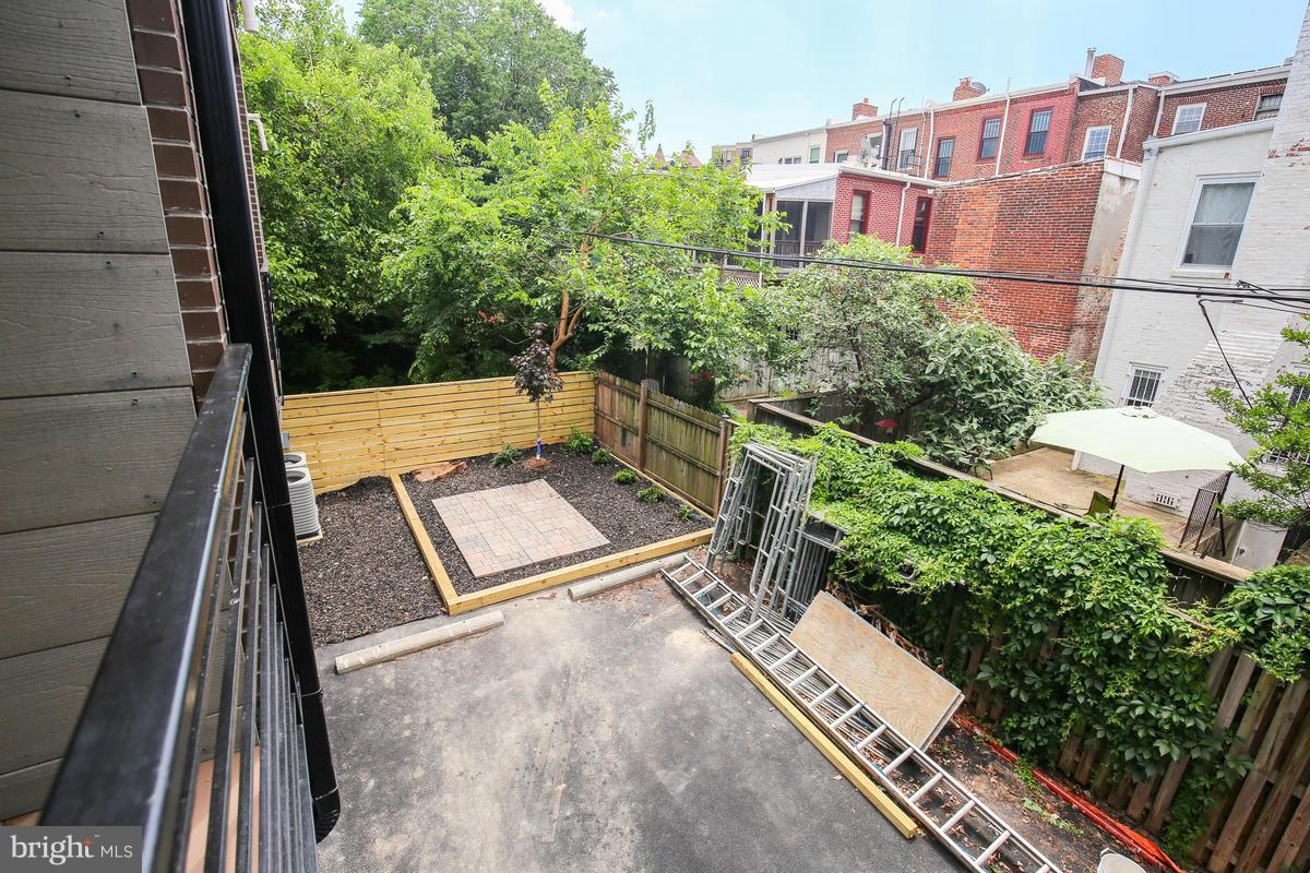 460 Ridge Street Northwest, Unit 4 Washington, DC 20001 - Photo 26 of 30 Grilling Area for All Units / Outdoor Green Space