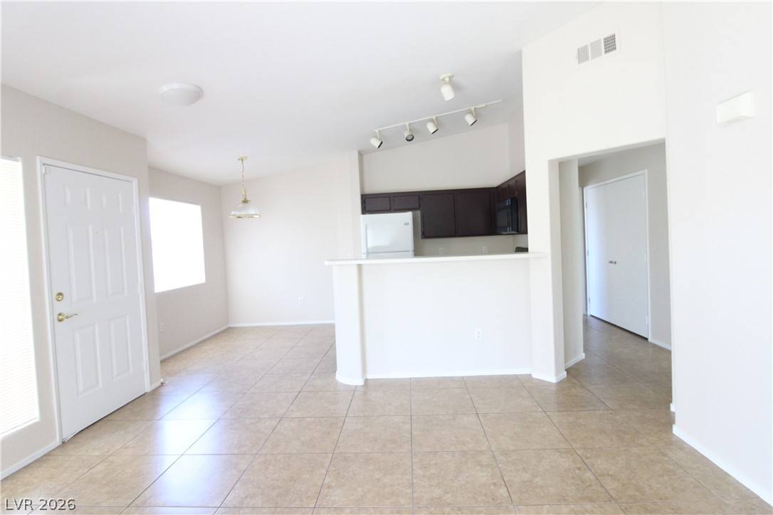 1881 West Alexander Road, Unit 2041 North Las Vegas, NV 89032 - Photo 6 of 20 BREAKFAST BAR