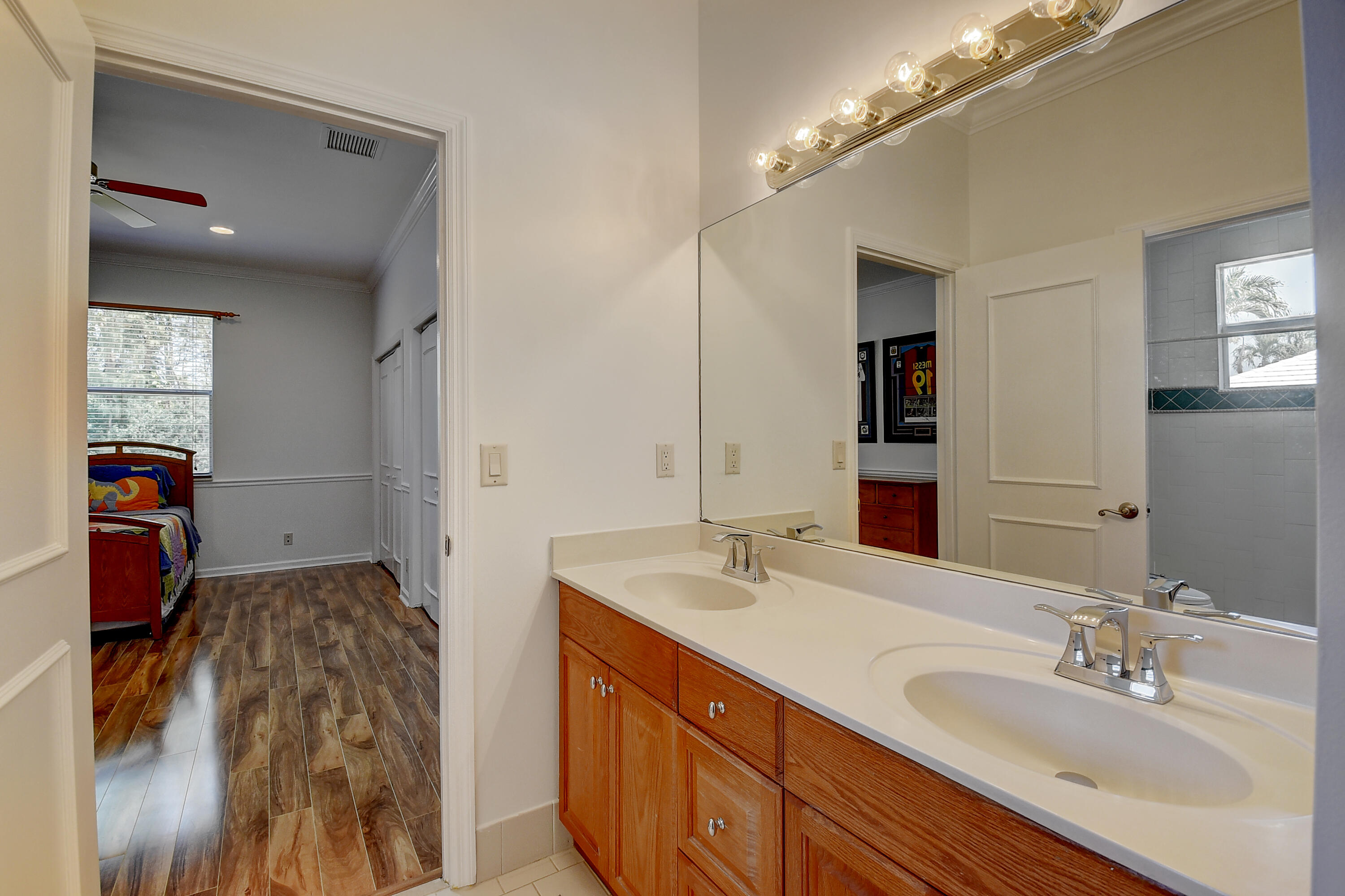22184 Woodset Lane Boca Raton, FL 33428 - Photo 24 of 66 Jack & Jill Bathroom