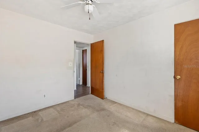 an empty room with a empty space