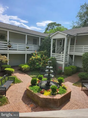 $1,800 | 10 West All Saints Street, Unit 205, Frederick, MD 21701