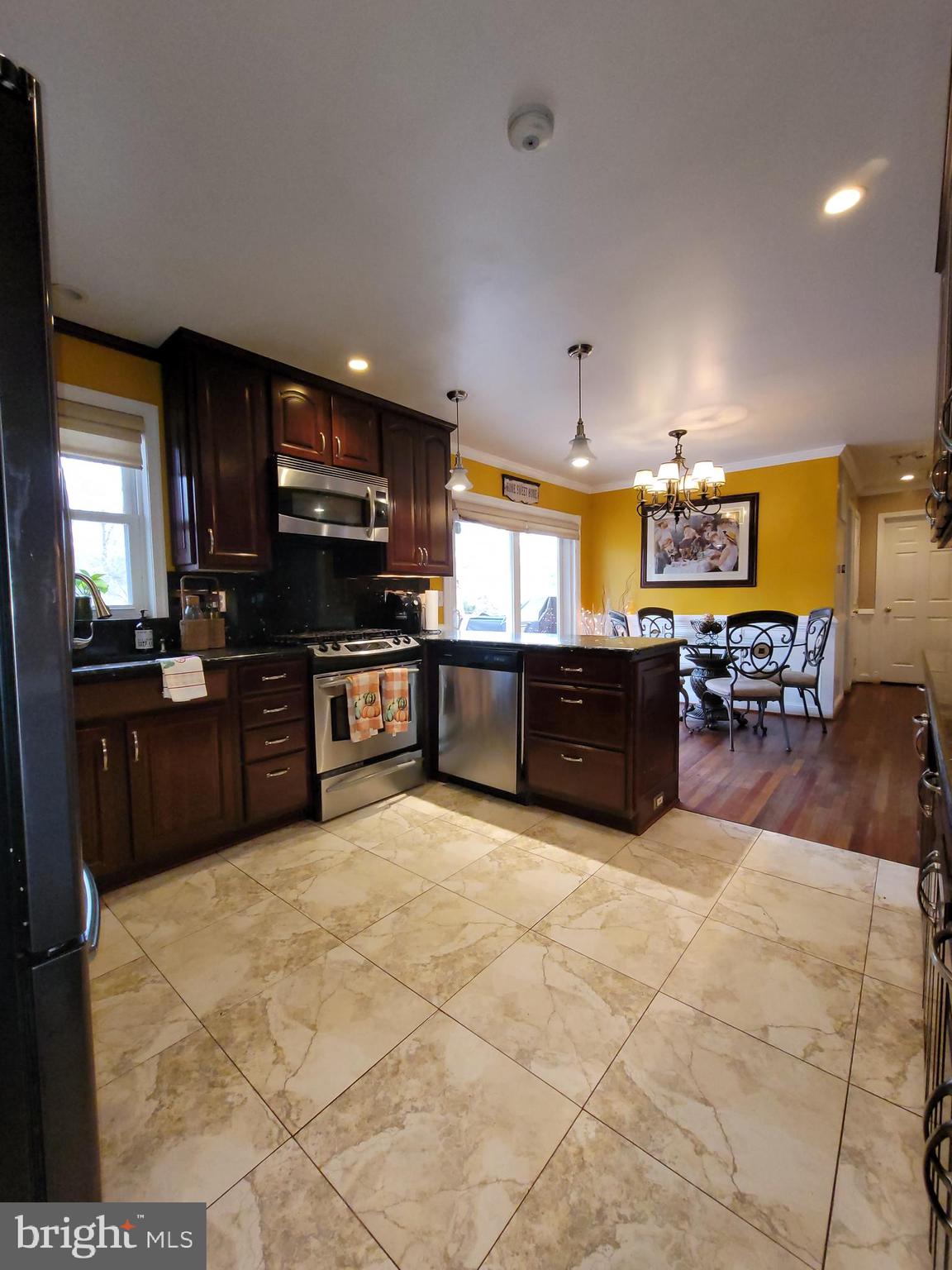8411 Leland Road Manassas, VA 20111 - Photo 6 of 38 Gallery Image 6