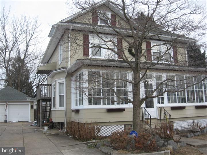 213 Maple Road Wallingford, PA 19086 - Photo 2 of 22 Exterior Front