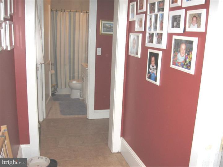 213 Maple Road Wallingford, PA 19086 - Photo 16 of 22 Hallway