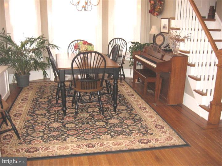 213 Maple Road Wallingford, PA 19086 - Photo 4 of 22 Dining Room
