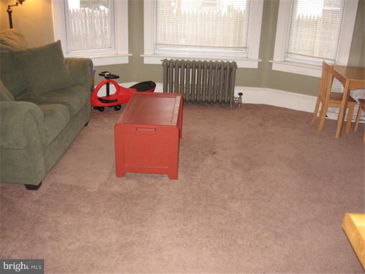 213 Maple Road Wallingford, PA 19086 - Photo 7 of 22 Family Room