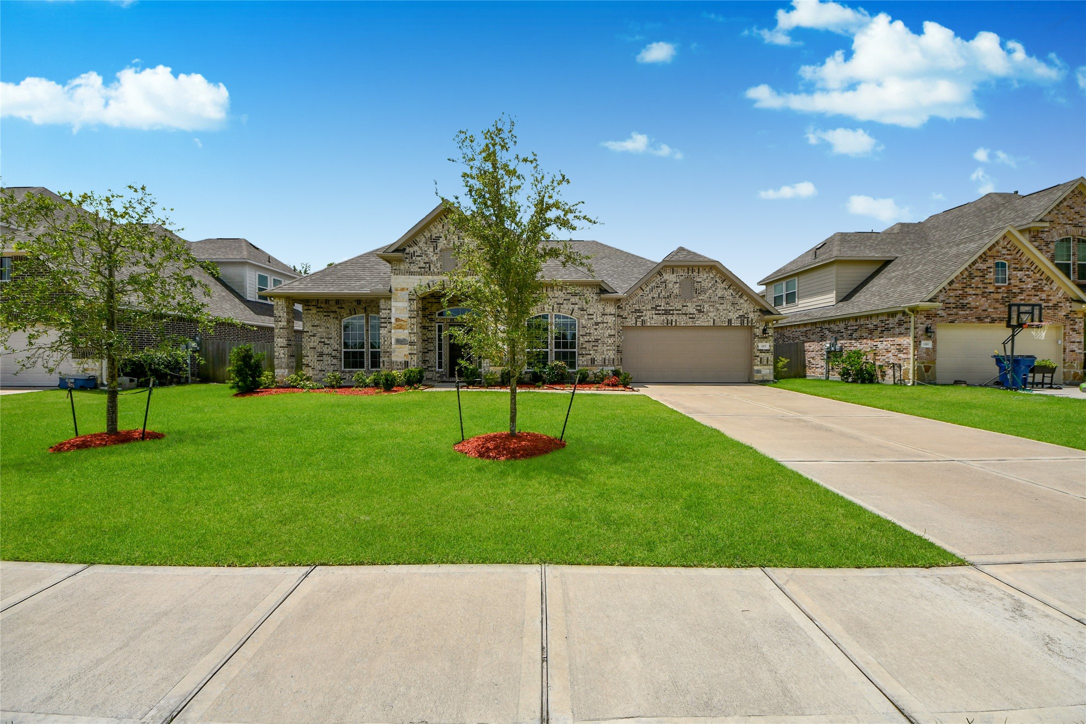 1577 Elm Place Angleton, TX 77515 - Photo 2 of 45