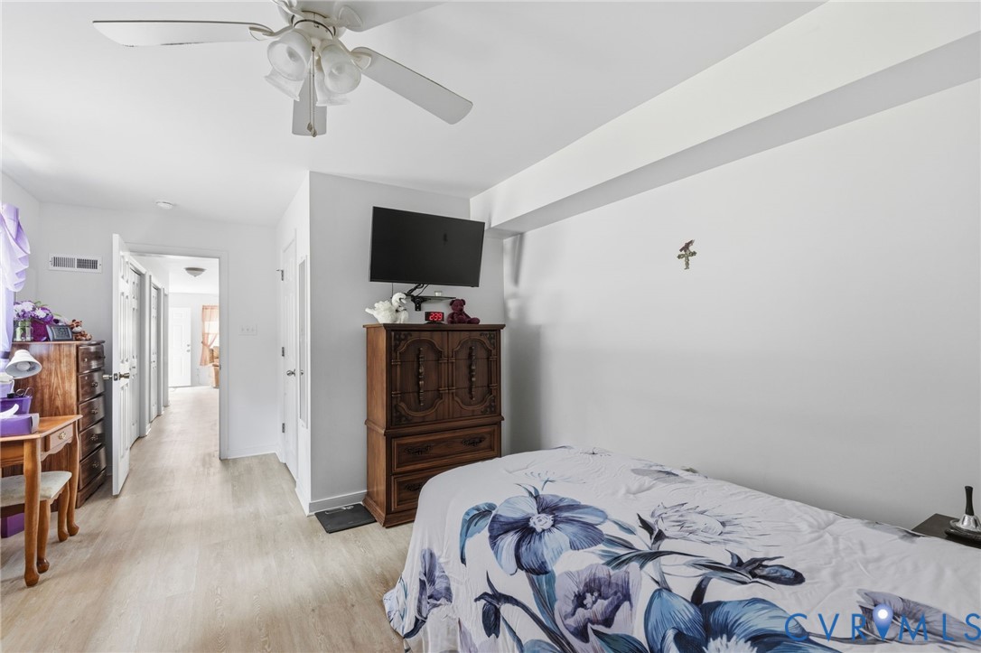 4512 Forrestal Road Chester, VA 23831 - Photo 24 of 47