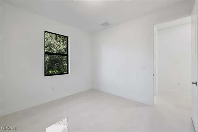 $2,250 | 820 Ashland Street East, Lehigh Acres, FL 33974