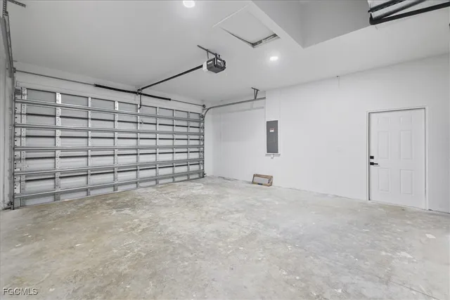 $2,250 | 820 Ashland Street East, Lehigh Acres, FL 33974