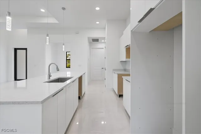 $2,250 | 820 Ashland Street East, Lehigh Acres, FL 33974