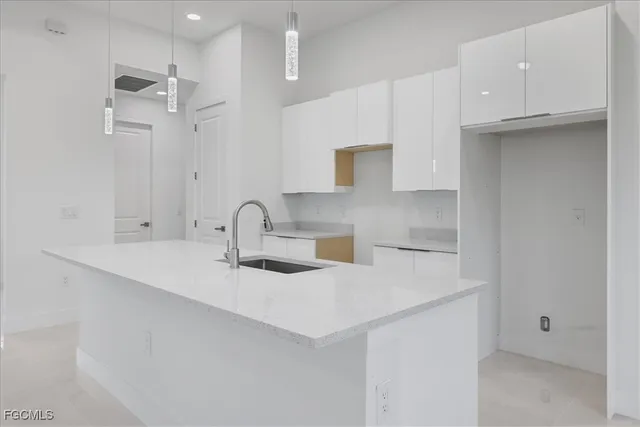 $2,250 | 820 Ashland Street East, Lehigh Acres, FL 33974