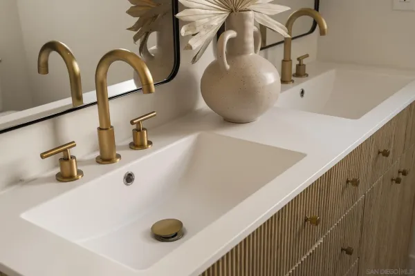 a bathroom with a tub