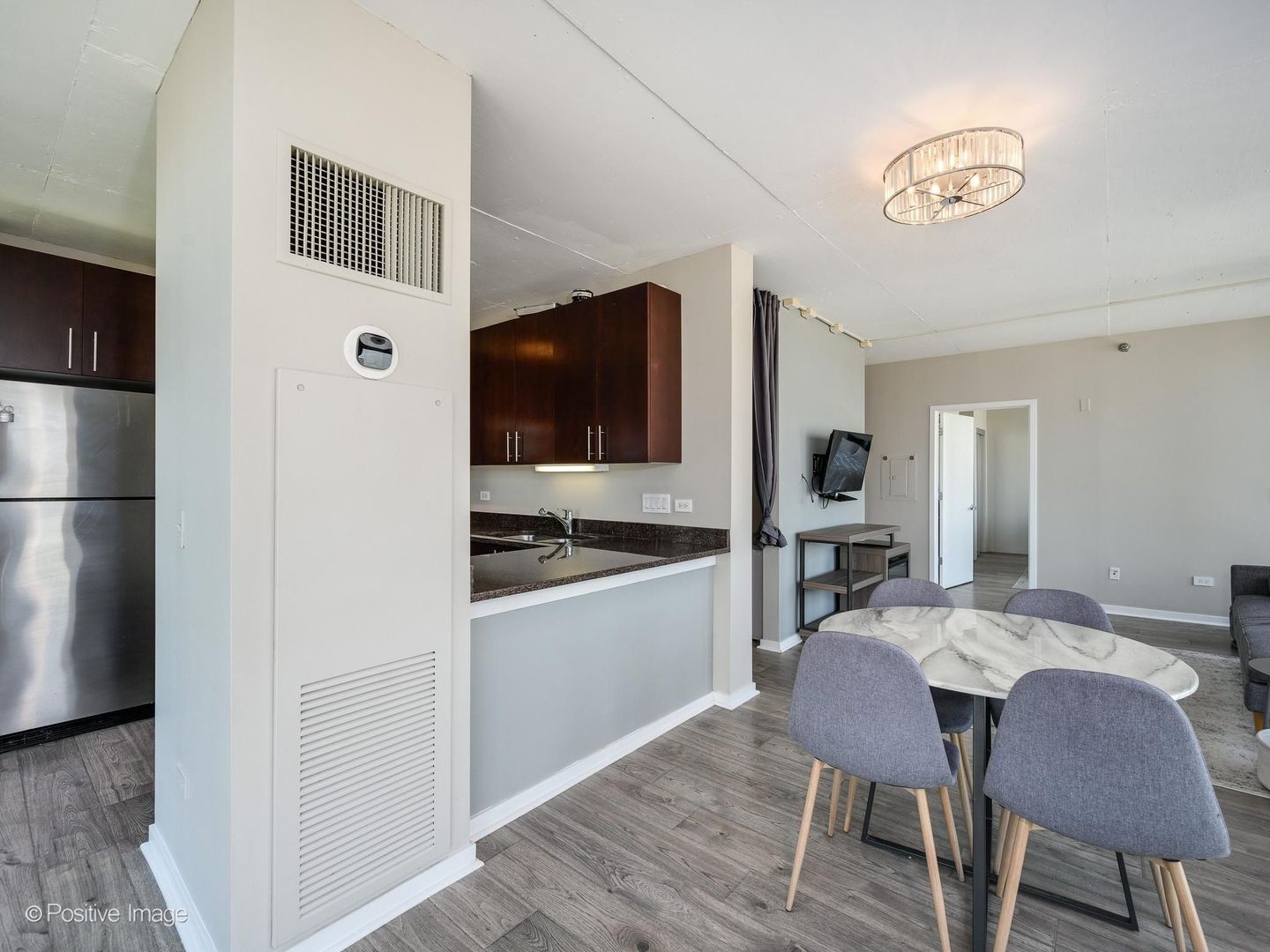 611 South Wells Street, Unit 2504 Chicago, IL 60607 - Photo 10 of 21