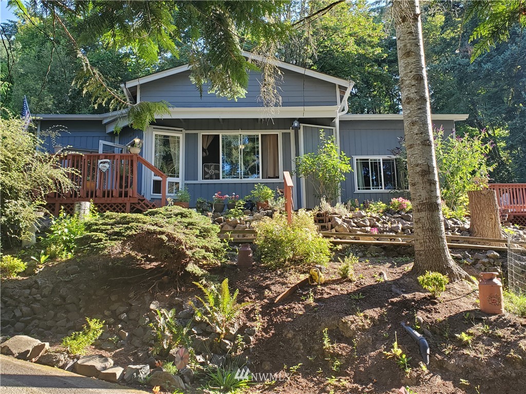 4416 Pacific Way Longview, WA 98632 - Photo 1 of 30 Gallery Image 1