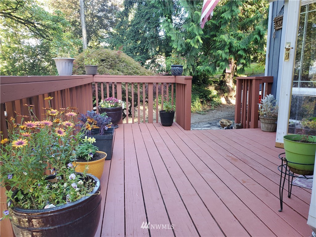 4416 Pacific Way Longview, WA 98632 - Photo 3 of 30 Gallery Image 3