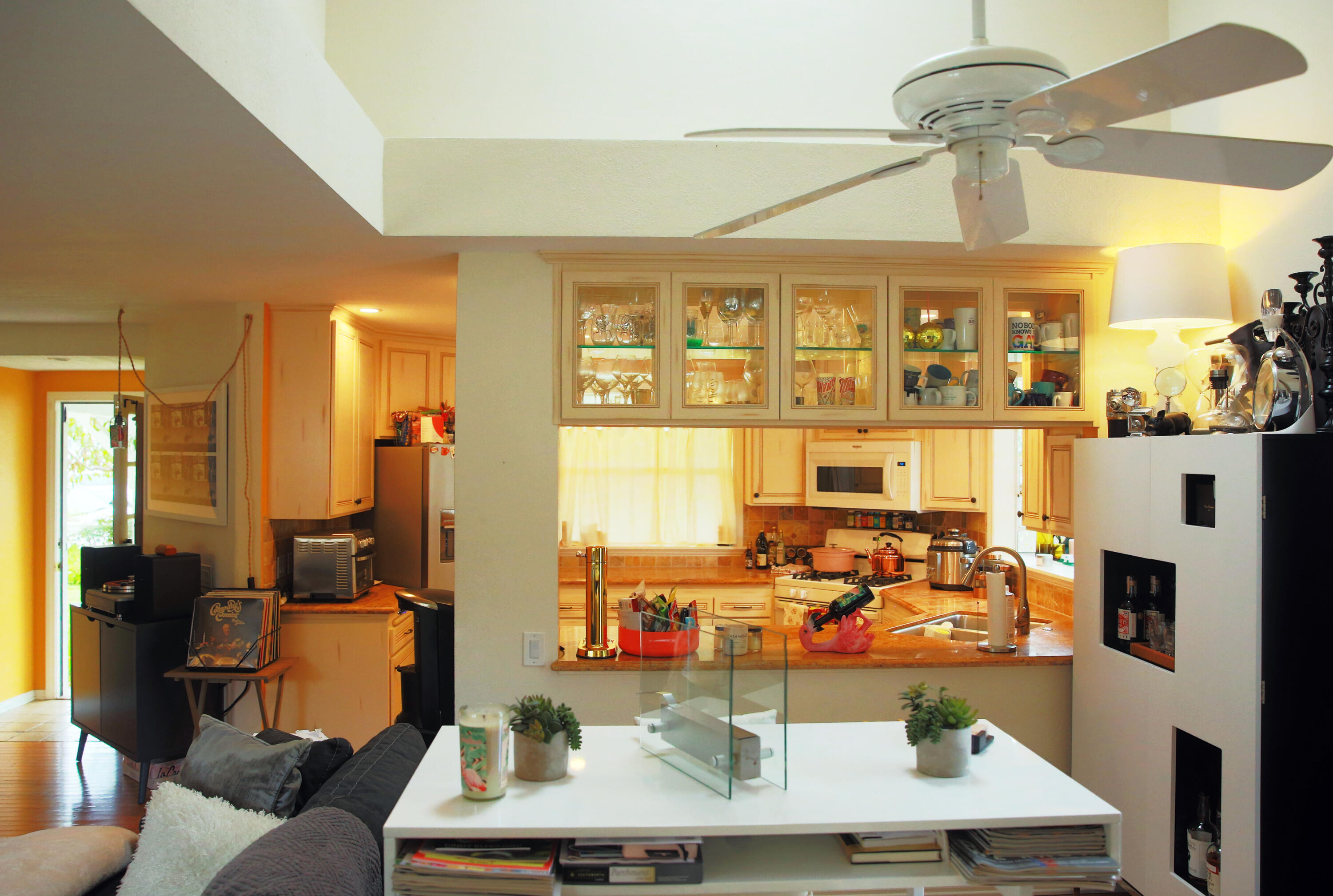 4831 8th Street, Unit 6 Carpinteria, CA 93013 - Photo 5 of 18 Dining Area