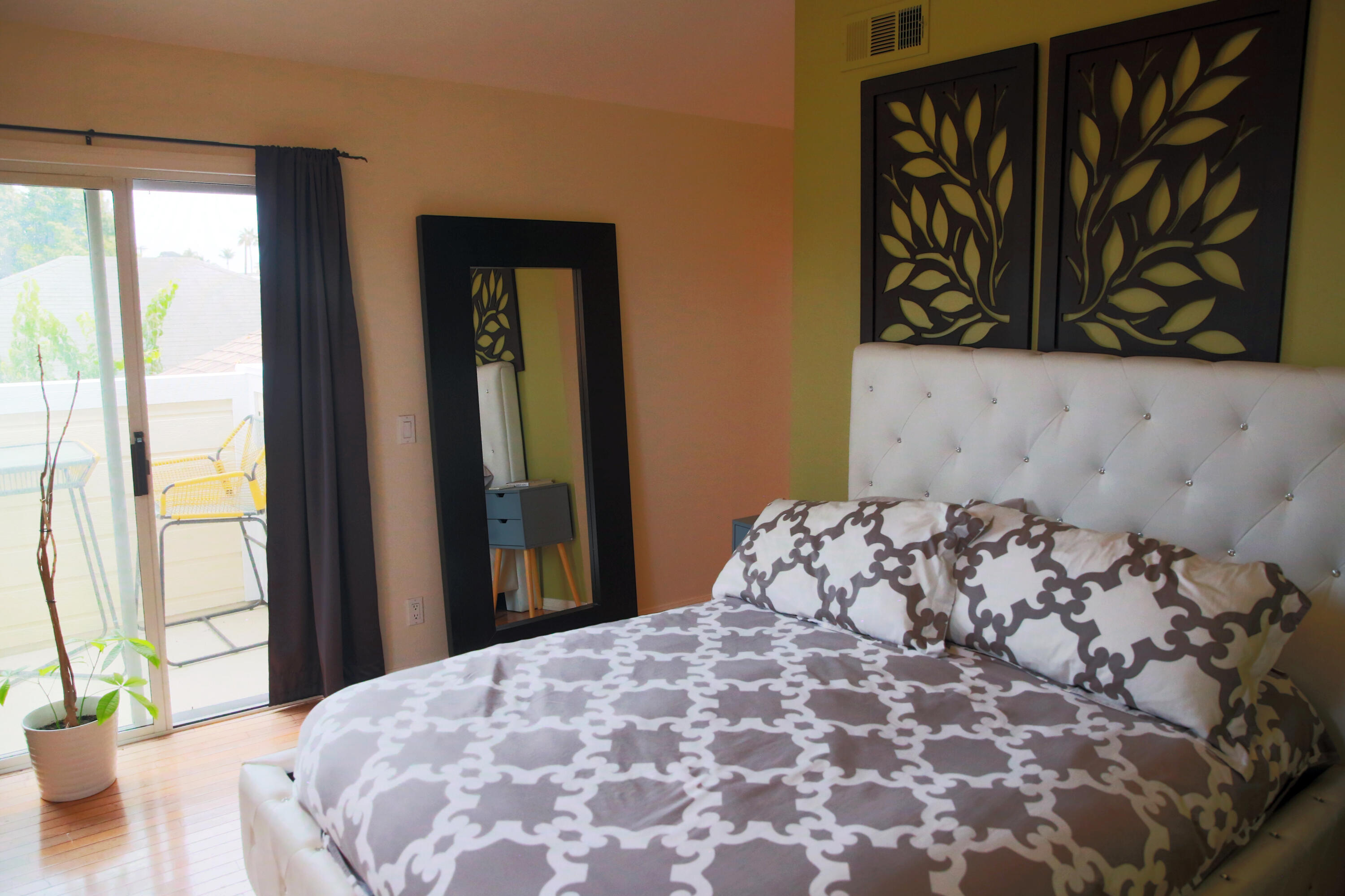 4831 8th Street, Unit 6 Carpinteria, CA 93013 - Photo 7 of 18 Guest En-Suite