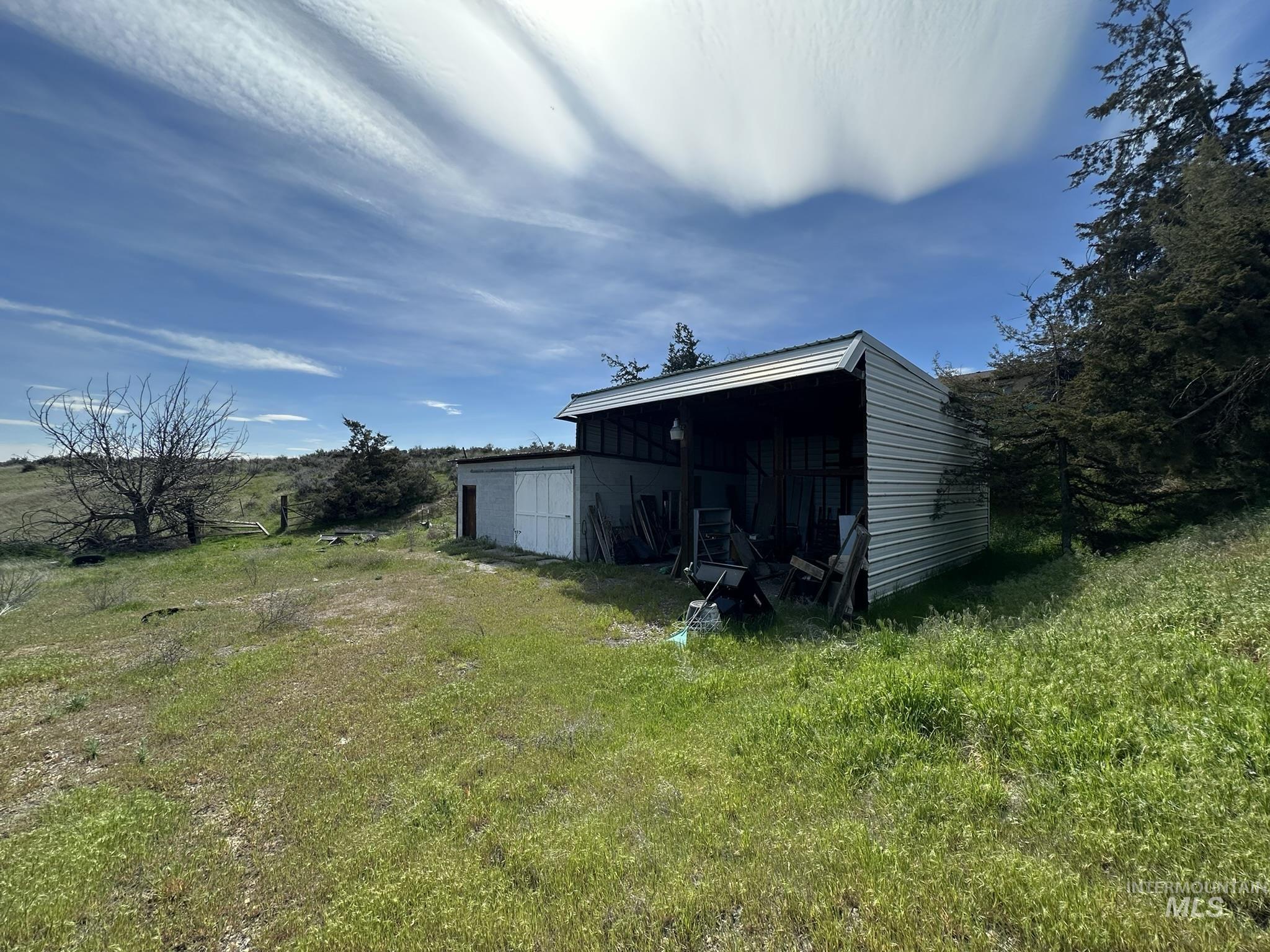 4436 Baker Road Ontario, OR 97914 - Photo 32 of 41 View of yard featuring an outbuilding and an outdoor structure