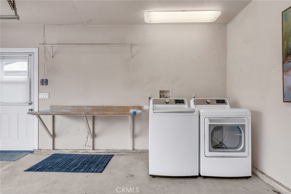 5142 West 142nd Street Hawthorne, CA 90250 - Photo 55 of 56 a utility room with dryer and washer