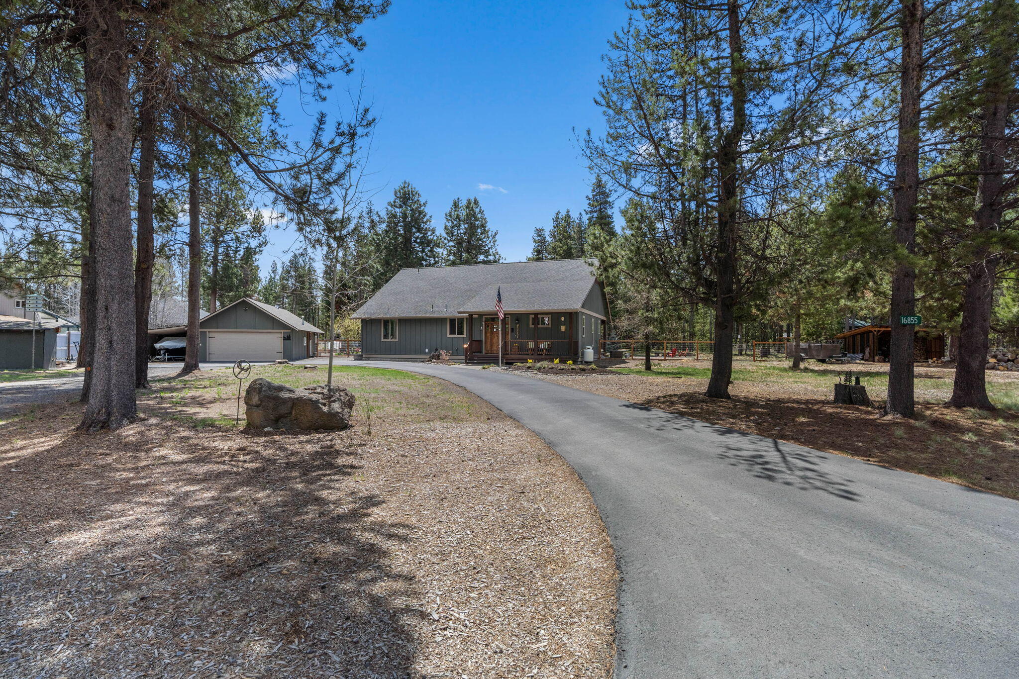 16855 Elsinore Road Bend, OR 97707 - Photo 46 of 48 2025_04_29_16855_elsinore_road-bend-29
