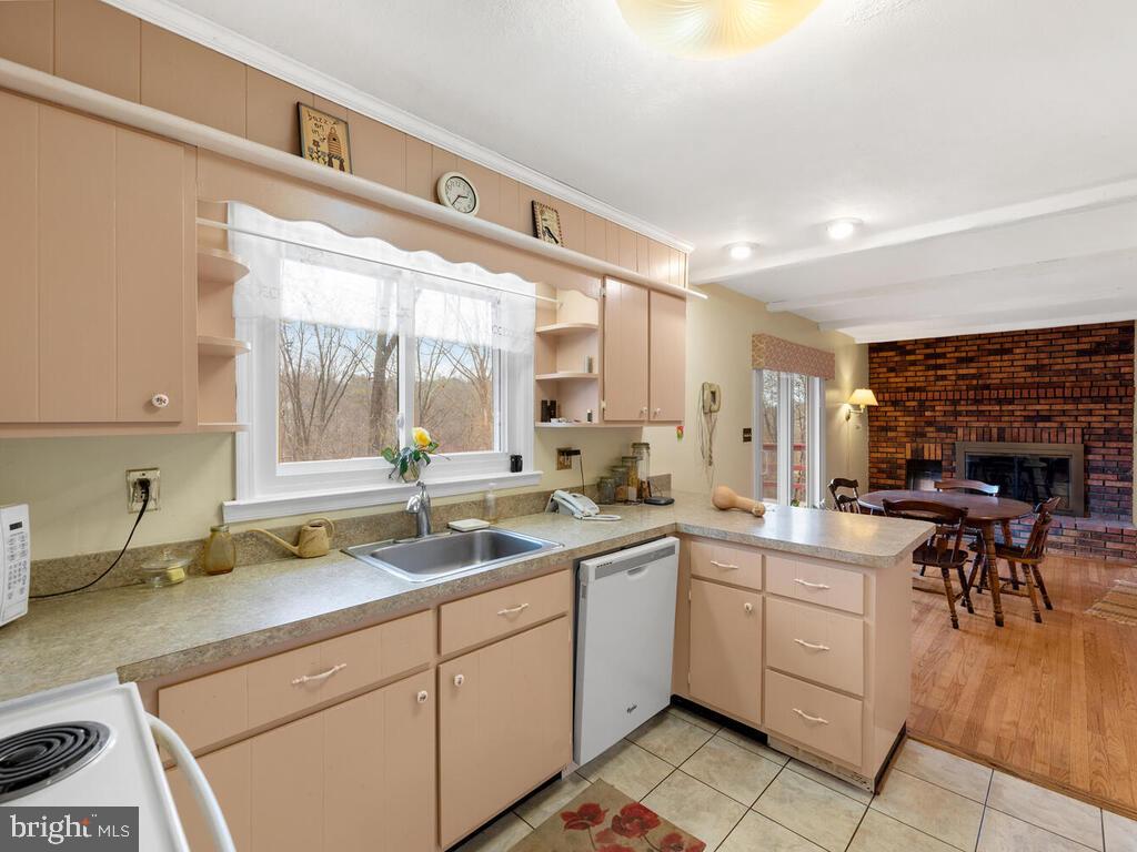 6014 Snowdens Run Road Sykesville, MD 21784 - Photo 12 of 56 kitchen