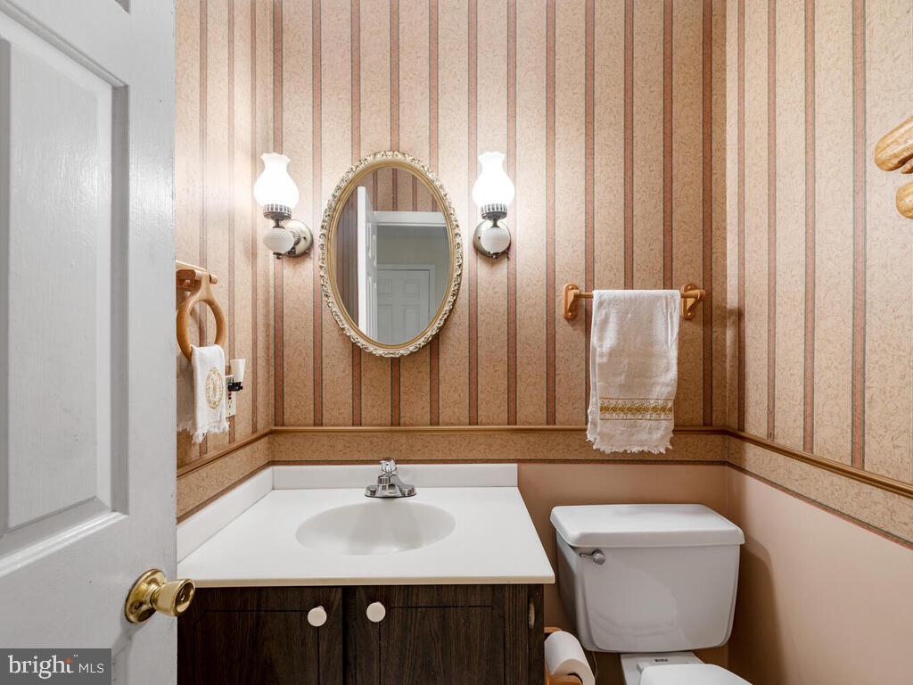6014 Snowdens Run Road Sykesville, MD 21784 - Photo 19 of 56 Half bath on main level