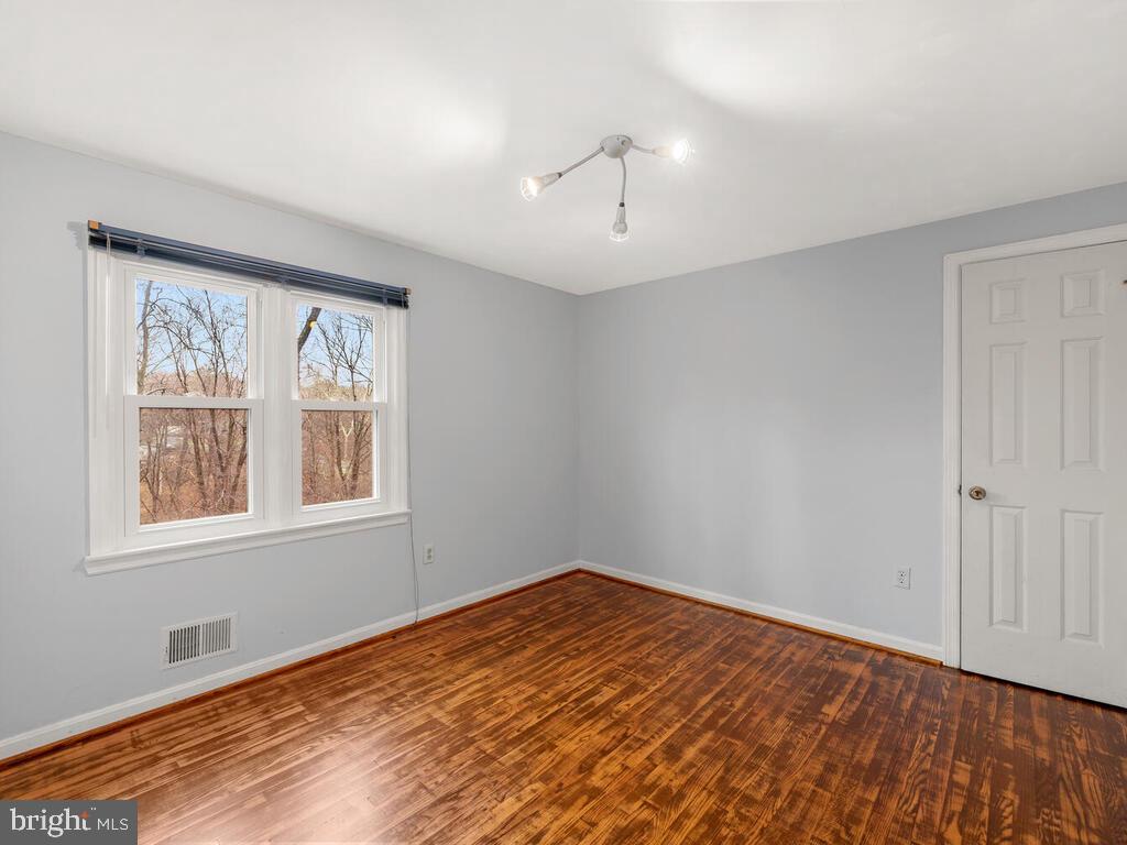 6014 Snowdens Run Road Sykesville, MD 21784 - Photo 25 of 56 Second bedroom