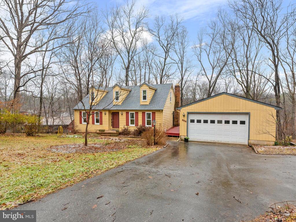 6014 Snowdens Run Road Sykesville, MD 21784 - Photo 4 of 56 Spacious Cape Cod