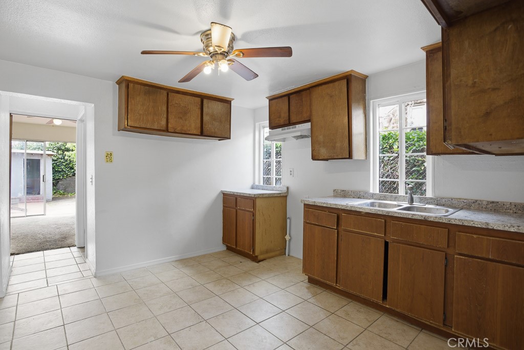 1430 Celis Street San Fernando, CA 91340 - Photo 2 of 11