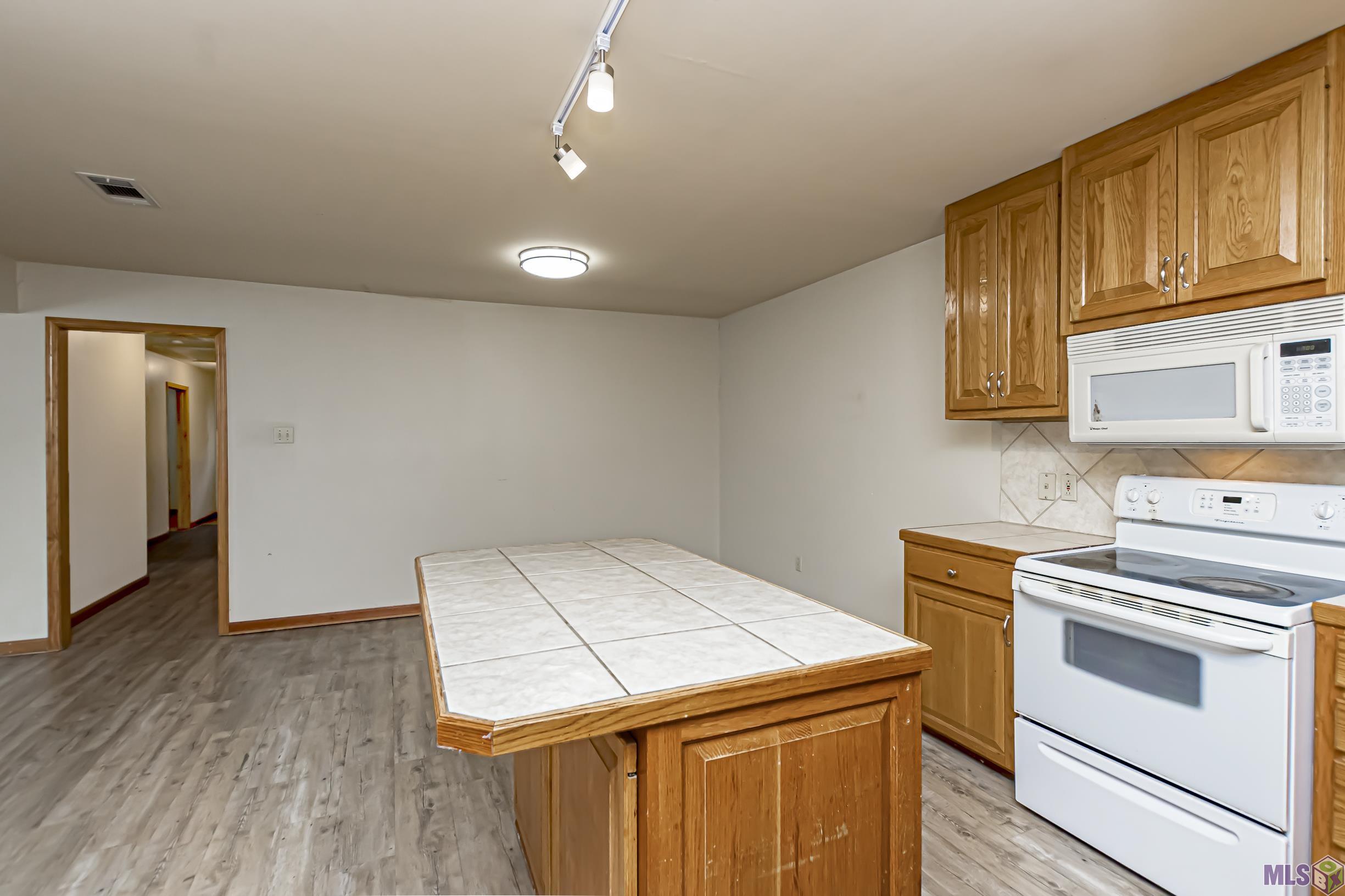 10150 Ridgehaven Avenue Baton Rouge, LA 70810 - Photo 5 of 19