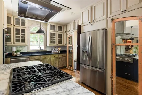 $1,500,000 | 2760 Northside Drive Northwest, Atlanta, GA 30305