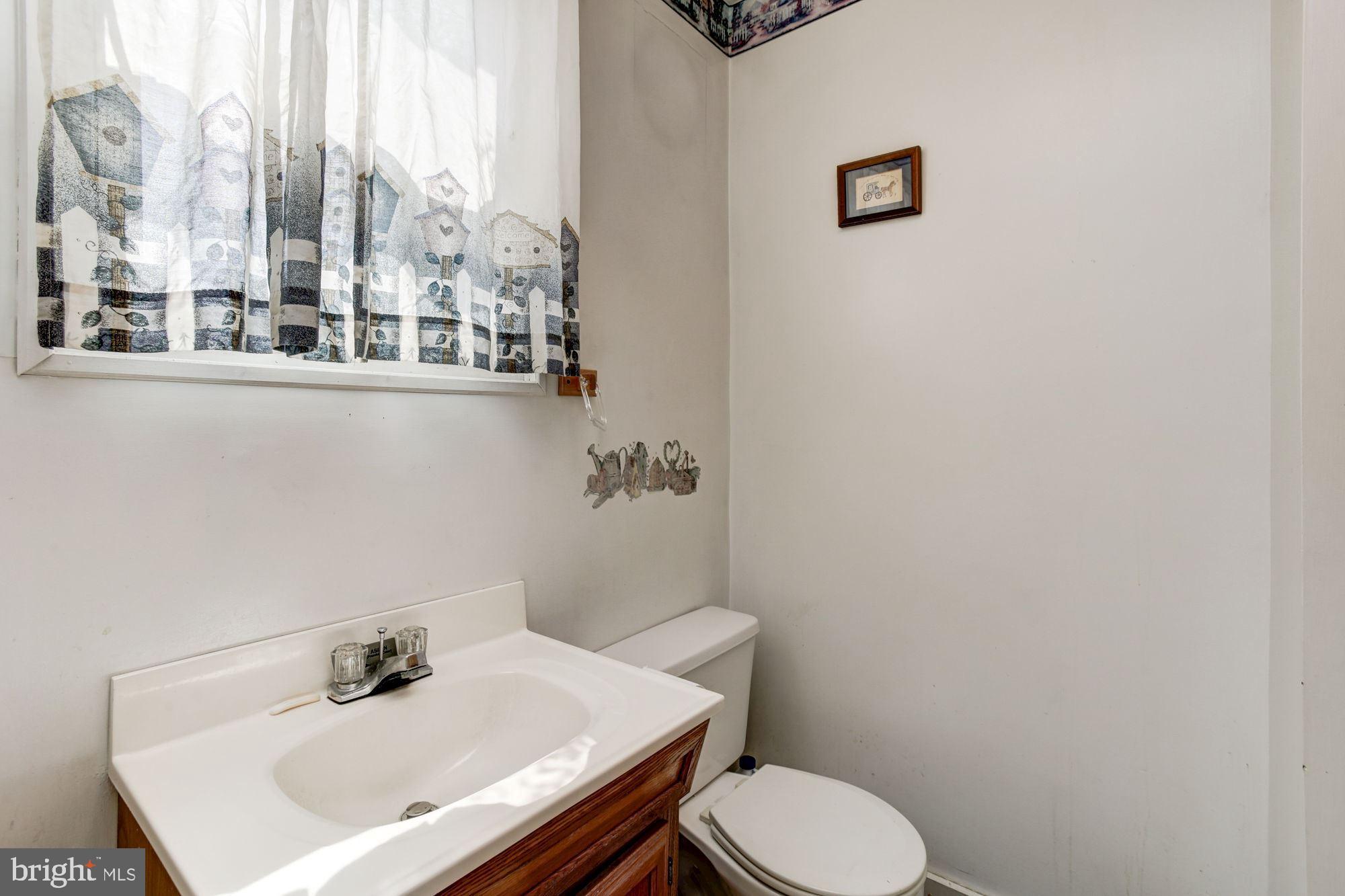 3609 Hineline Road Baltimore, MD 21229 - Photo 17 of 40 Half Bath