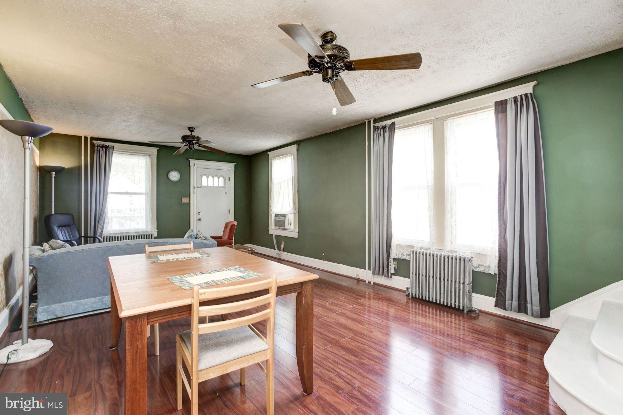 3609 Hineline Road Baltimore, MD 21229 - Photo 10 of 40 Lots of Natural Light