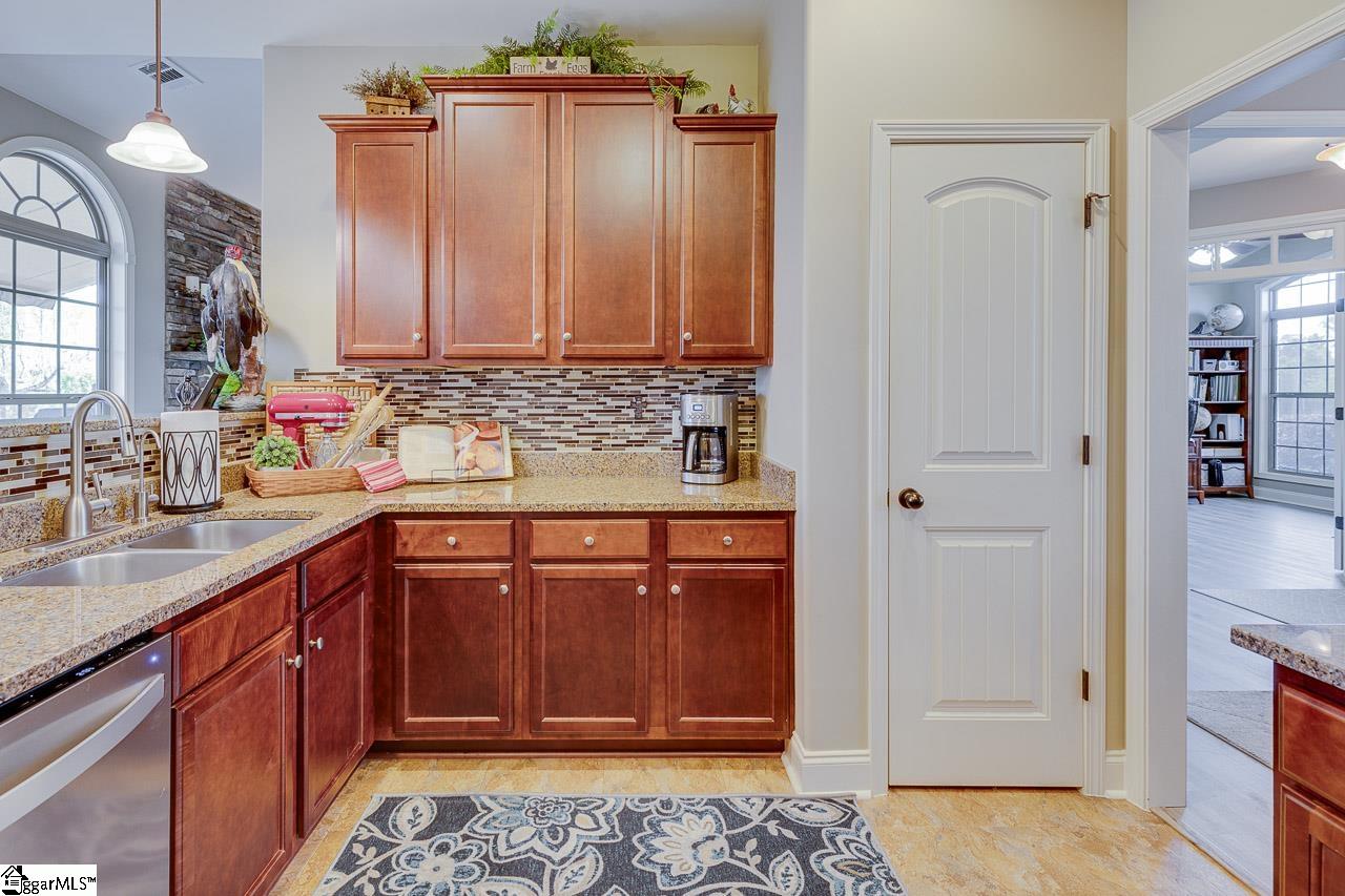735 Allendale Road Woodruff, SC 29388 - Photo 11 of 36
