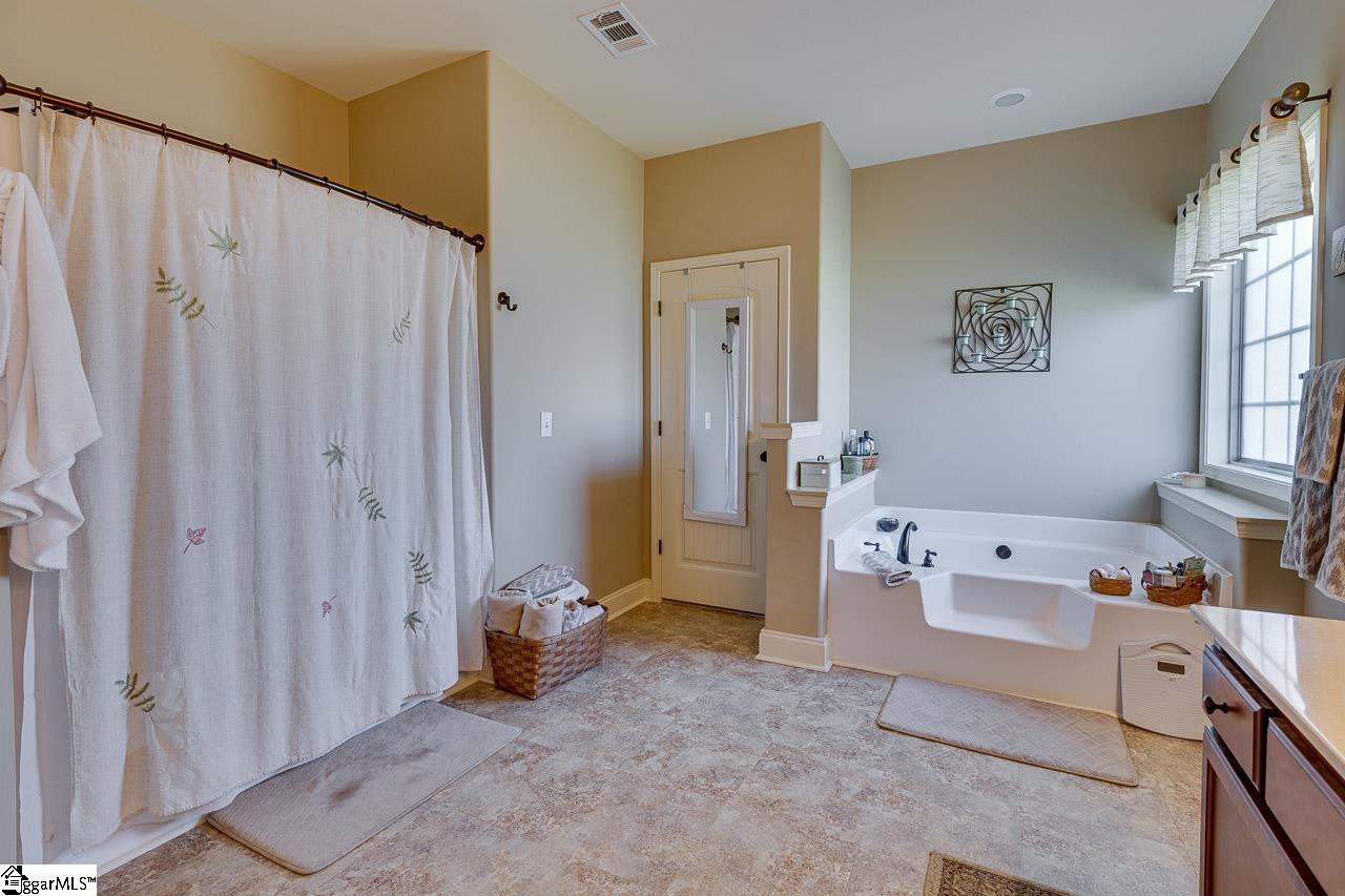 735 Allendale Road Woodruff, SC 29388 - Photo 17 of 36