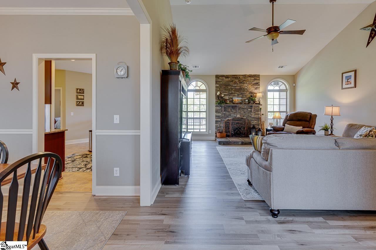 735 Allendale Road Woodruff, SC 29388 - Photo 3 of 36