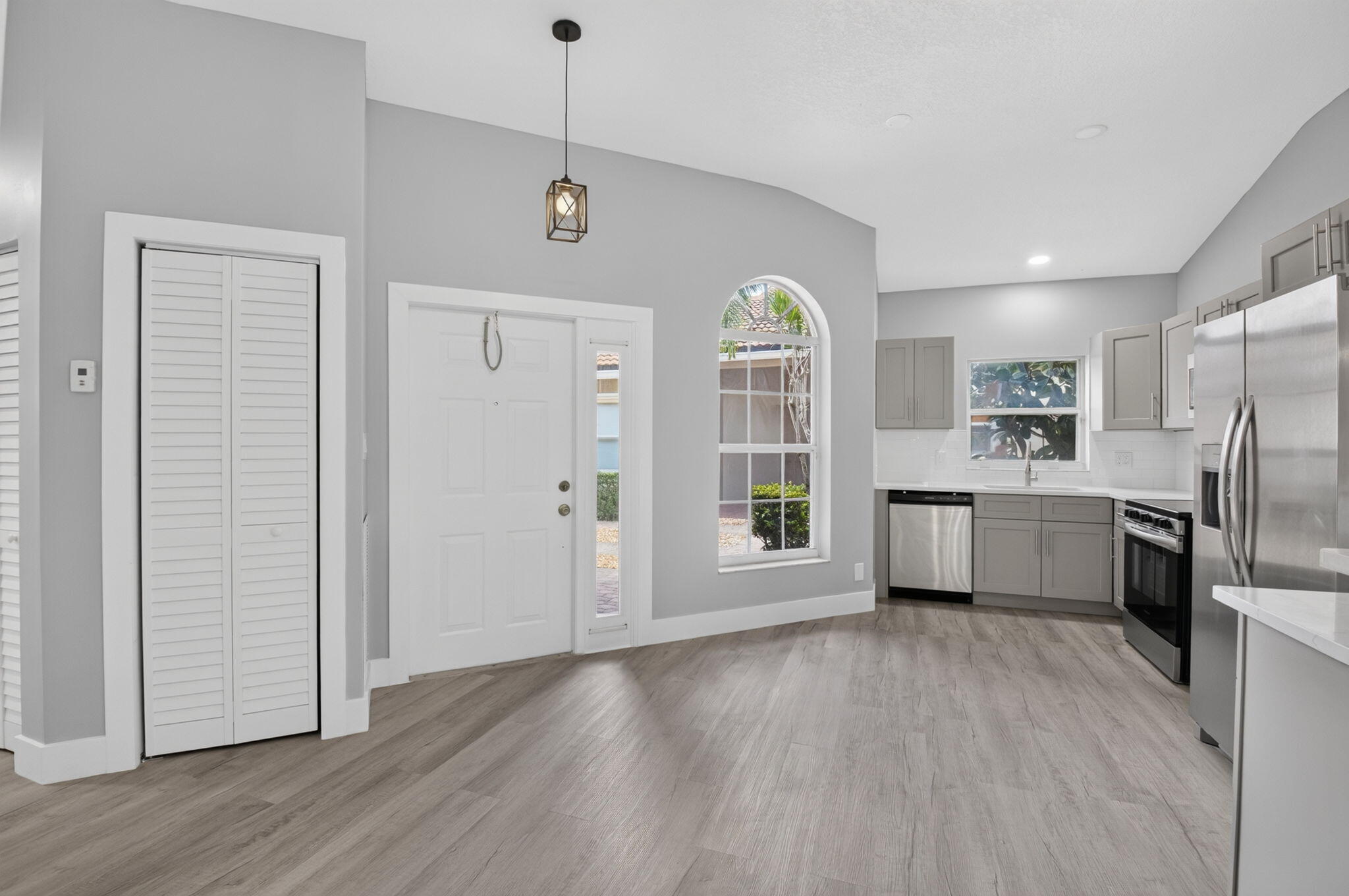 8410 Vía Serena Boca Raton, FL 33433 - Photo 4 of 40 5-web-or-mls-DSC_1799