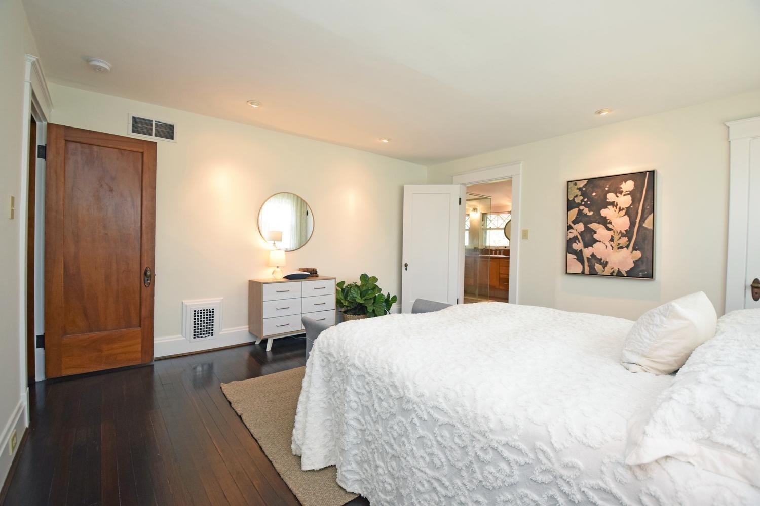 2921 Madison Road Cincinnati, OH 45209 - Photo 30 of 50 Gallery Image 30