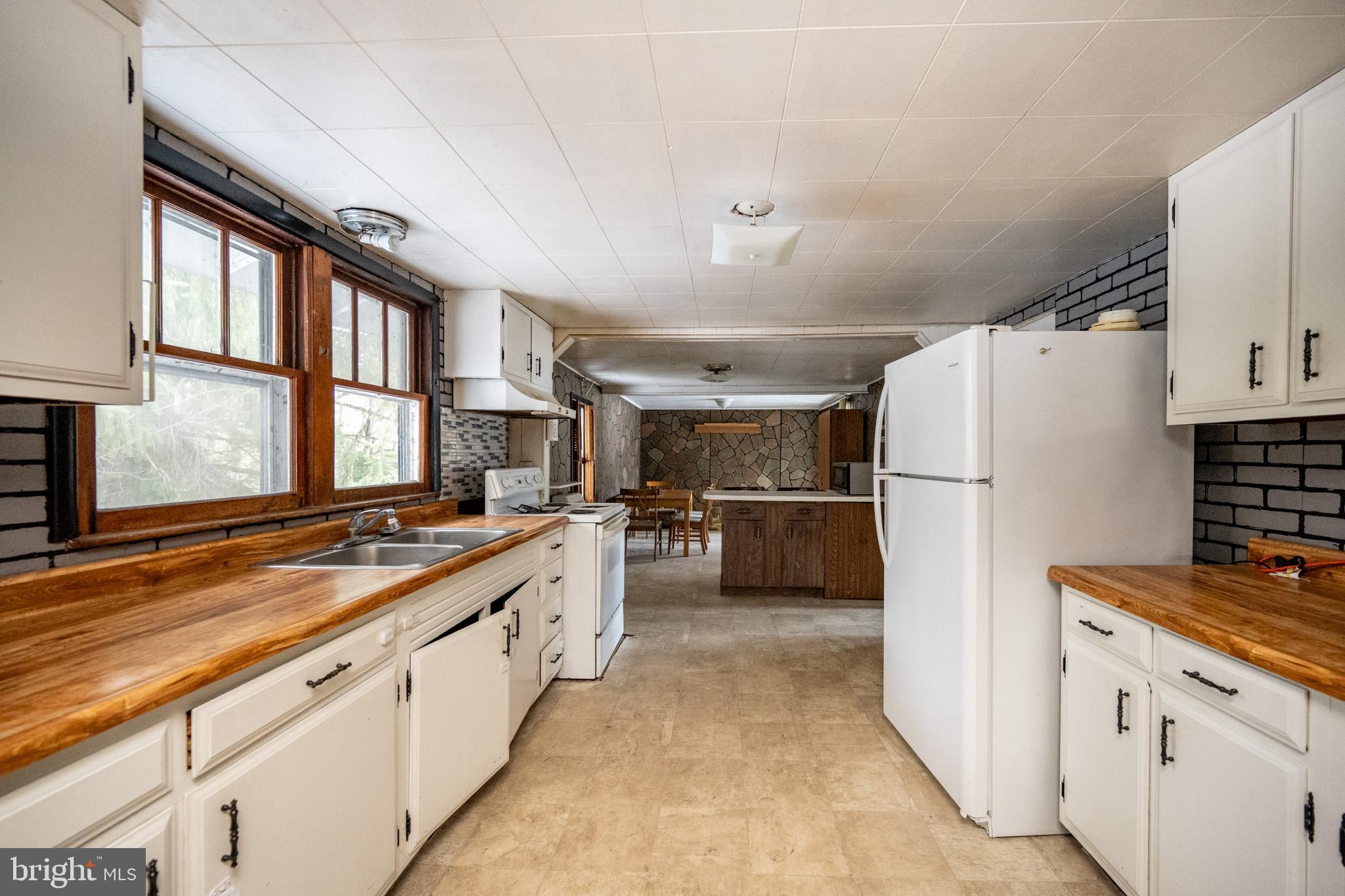 1358 Crellin Underwood Road Oakland, MD 21550 - Photo 23 of 37