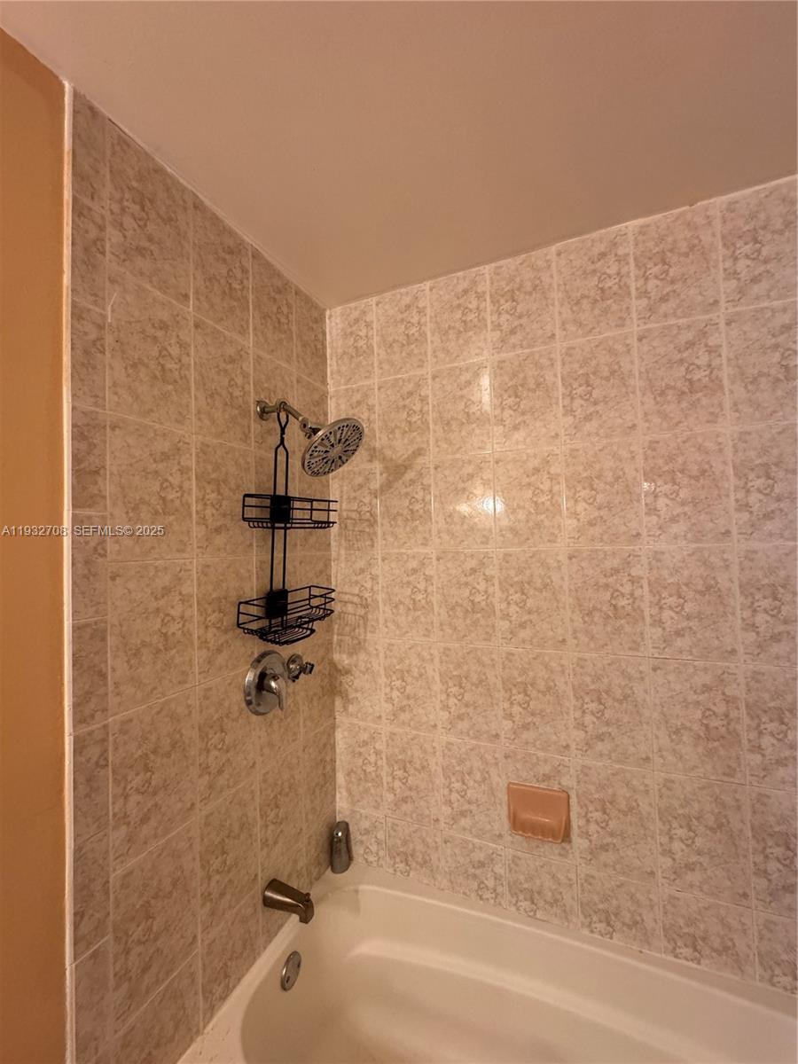 3410 Java Plum Avenue Miramar, FL 33025 - Photo 9 of 36