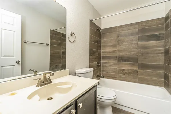 $2,020 | 152 High Pointe Lane, Cedar Hill, TX 75104