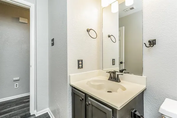 $2,020 | 152 High Pointe Lane, Cedar Hill, TX 75104